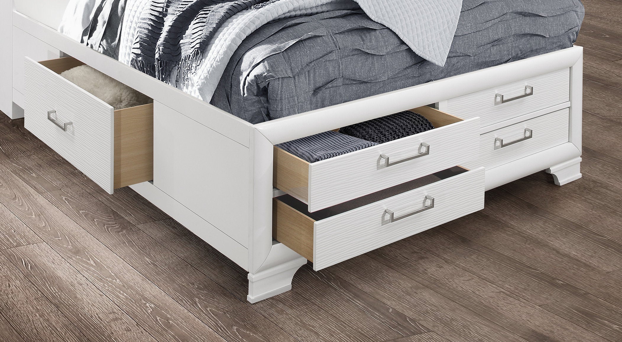 "AVA JORDYN WHITE" Deluxe Bedroom Set, White Lacquered Finish